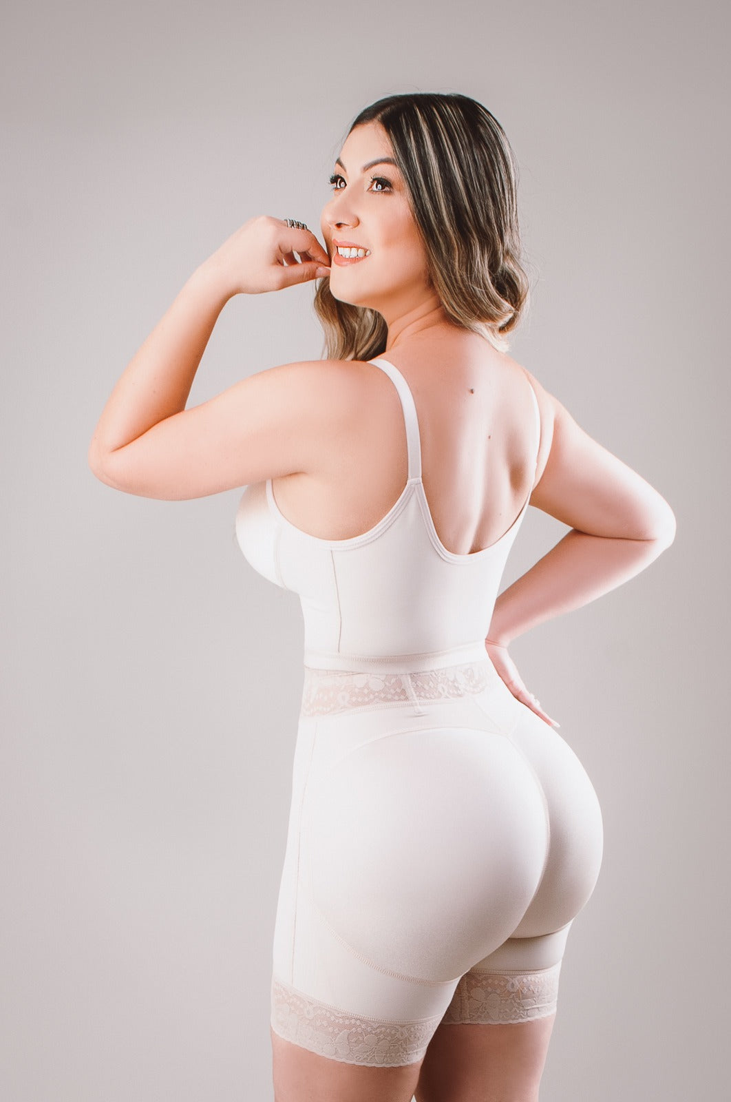 Faja Short levanta Cola TOCHE LA ORIGINAL™ | Cintura definida con Envio Gratis